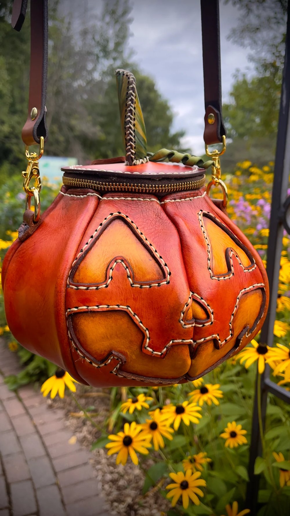 Ledertasche Handgefertigt | Zeitloses Design aus Leder Zorenza