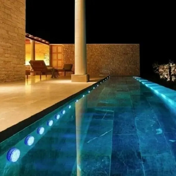 2+2 GRATIS | Wasserdichte LED-Poolbeleuchtung mit RF-Fernbedienung - bunte Poolpartys Zorenza