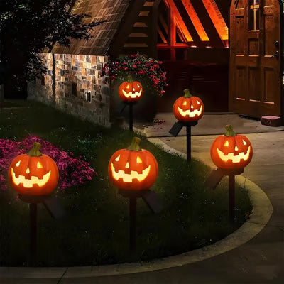 Solar Kürbislaterne — Outdoor Halloween Dekoration mit warmem Lichtschein Zorenza