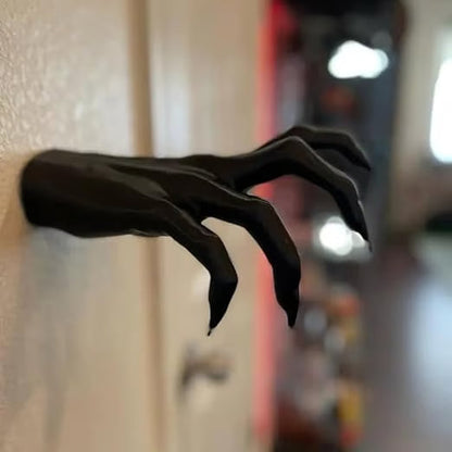 Dämonenklauen-Skulptur — unheimlicher Blickfang für dunkle Räume Zorenza