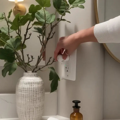 Elegantes Nachtlicht: Sanfte Sicherheit im Flur. Automatisch & einfach für Ihr Zuhause. Zorenza