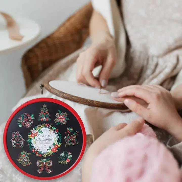 Enchanted Christmas Stickerei-Set – Festliche Motive kreativ gestalten