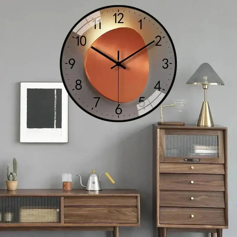 Geräuschlose klassische Wanduhr