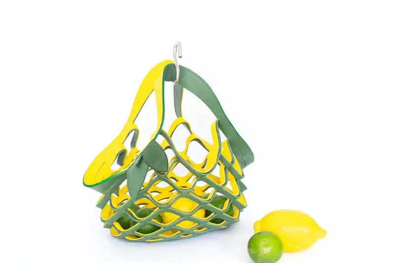 Handgefertigte faltbare Tragetasche aus Leder Zorenza