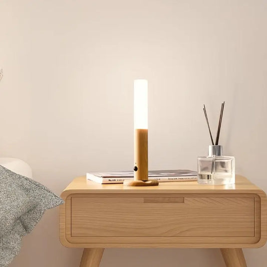 Kabellose Wandlampe | Warmes Licht mit Holzdesign & Sensorfunktion Zorenza