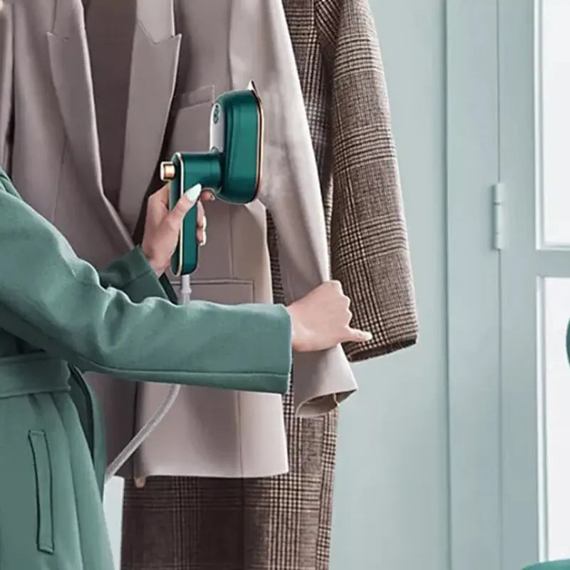 Kompakter 2-in-1 Mini-Dampfbügler für müheloses Bügeln Zorenza