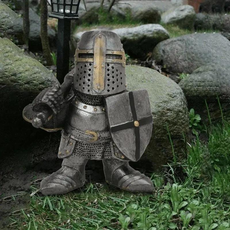 Mittelalterliche Gartenzwerg-Statue – Handbemalte Harz-Wächterfigur Zorenza