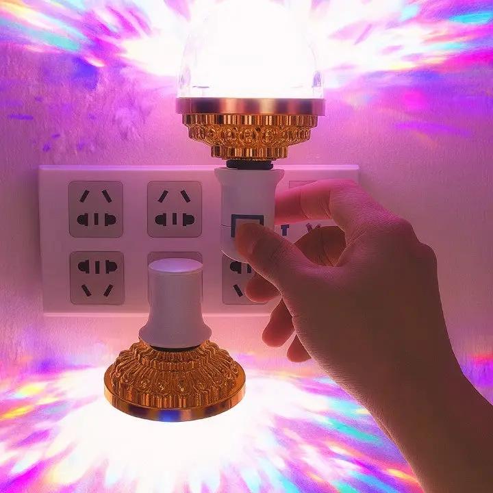 RGB Strobe LED Rotierende Glühbirne – Erschaffen Sie eine Partyatmosphäre mit bunten Lichtern! Zorenza