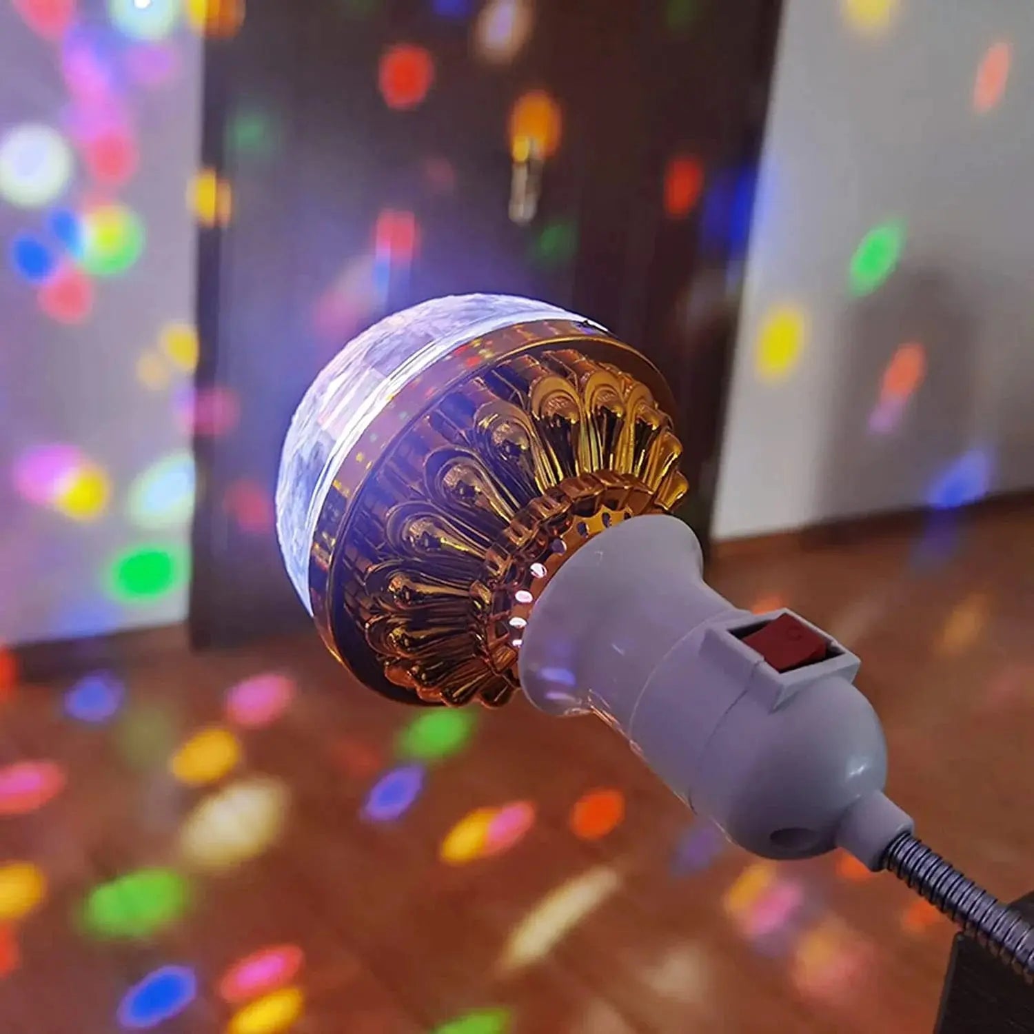 RGB Strobe LED Rotierende Glühbirne – Erschaffen Sie eine Partyatmosphäre mit bunten Lichtern! Zorenza