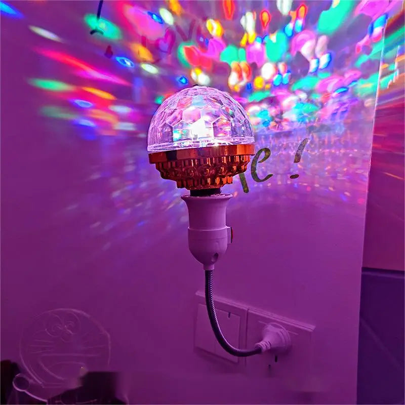 RGB Strobe LED Rotierende Glühbirne – Erschaffen Sie eine Partyatmosphäre mit bunten Lichtern! Zorenza