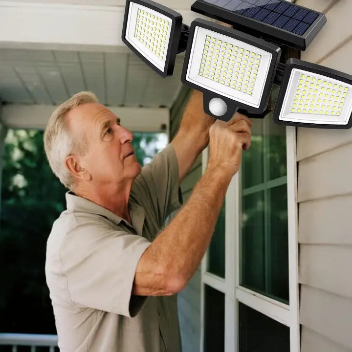 Solar-Außenlampe mit 3 verstellbaren LED-Paneelen und Bewegungssensor Zorenza