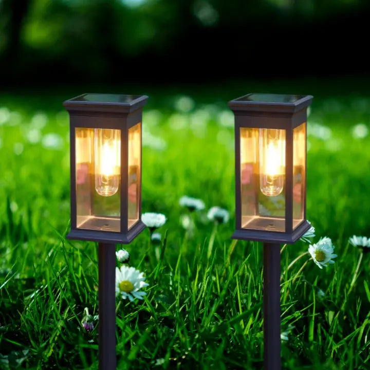 Solarleuchten im Laternenstil – Warmweißes Licht für Gartenwege & Beete (2er-Set)