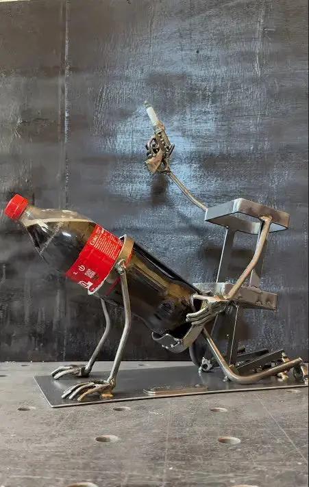 Whiskey-Flaschenhalter aus Stahl im Zündkerzenstil Zorenza