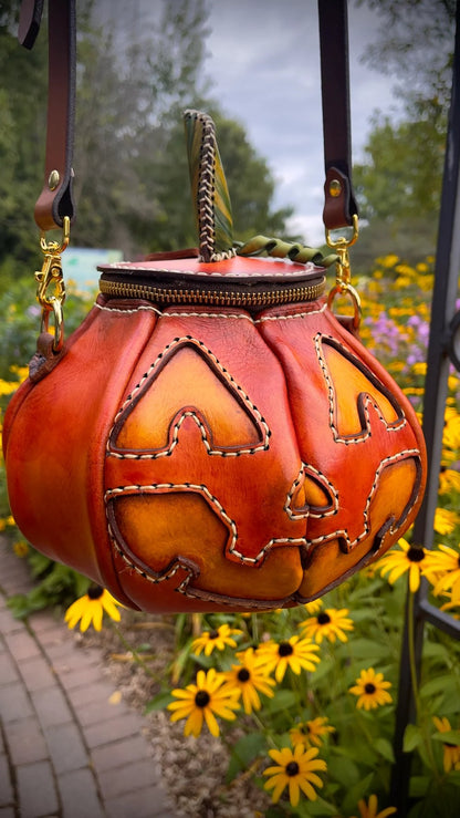 Ledertasche Handgefertigt | Zeitloses Design aus Leder Zorenza