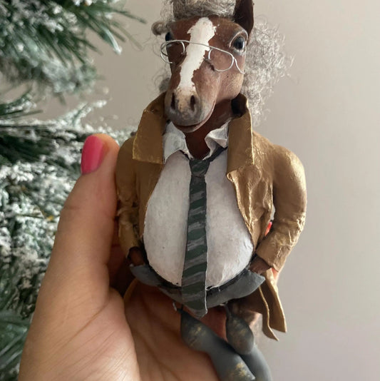 Handgefertigter Weihnachtsanhänger – Natürlicher Charme aus Papier Zorenza